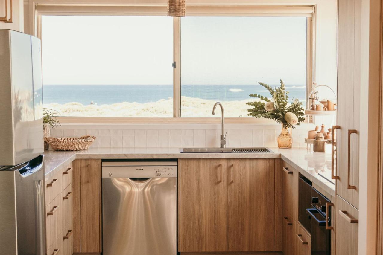 Sunsets On Martyrs Coastal Luxury Beach House ピーターバラ エクステリア 写真