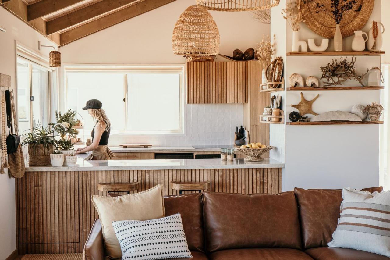 Sunsets On Martyrs Coastal Luxury Beach House ピーターバラ エクステリア 写真